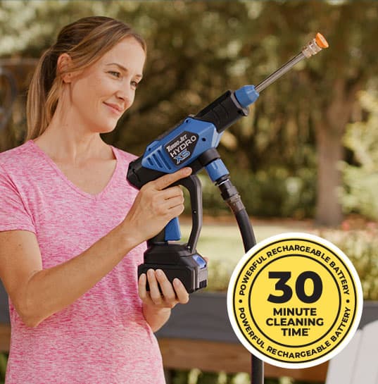 Turbo Jet® HydroX5® getting a new battery connected. Battery runs on average 30 minutes of cleaning time.