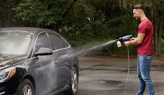 Turbo Jet® HydroX5® cleaning a car